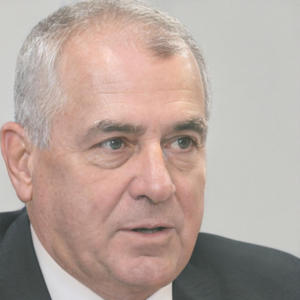 Portrait d'Étienne Moreau, formateur expert en présentation budgétaire